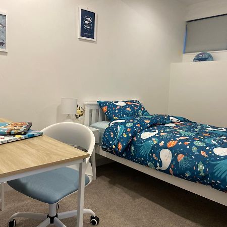 Family Friendly 3Br Flat - 3Min Walk To The Beach - Self Contained Auckland Dış mekan fotoğraf