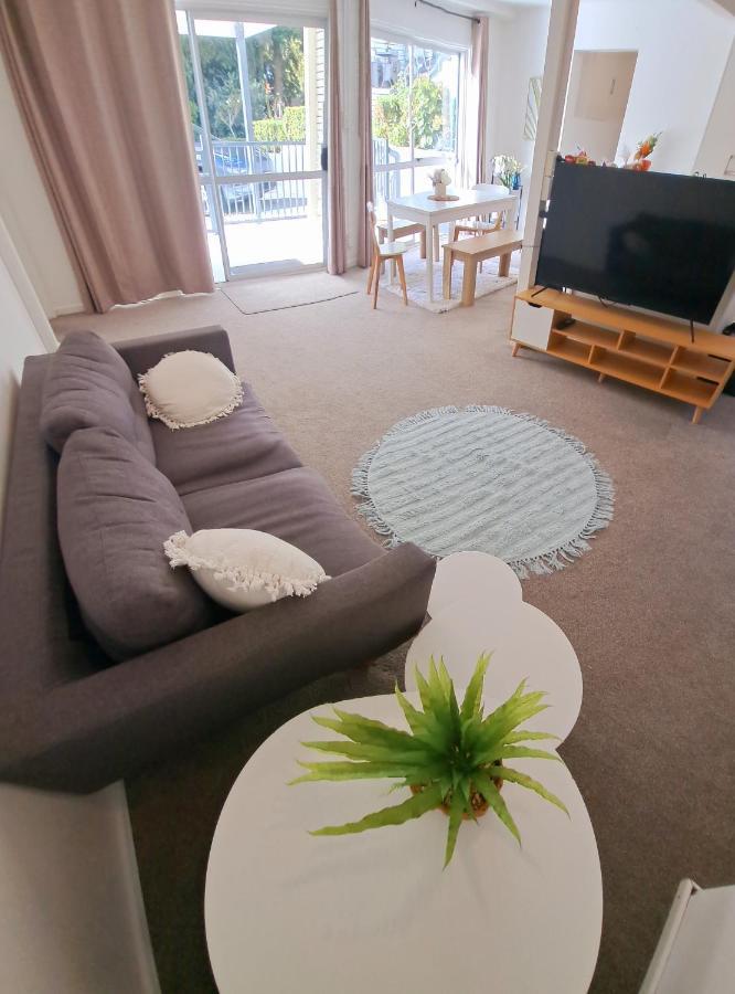 Family Friendly 3Br Flat - 3Min Walk To The Beach - Self Contained Auckland Dış mekan fotoğraf