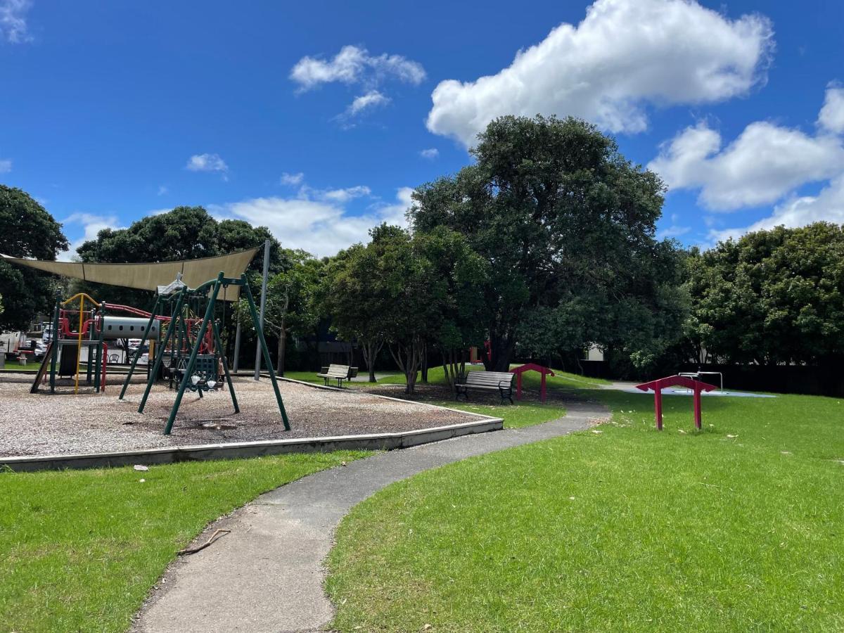 Family Friendly 3Br Flat - 3Min Walk To The Beach - Self Contained Auckland Dış mekan fotoğraf